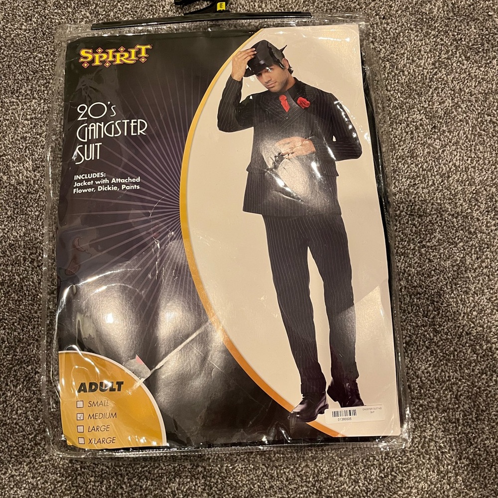 Spirit Halloween 20s Gangster Suit Costume